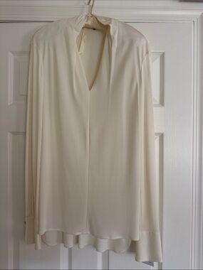 NWT
Equipment Cream V-Neck Long Sleeve Blouse
